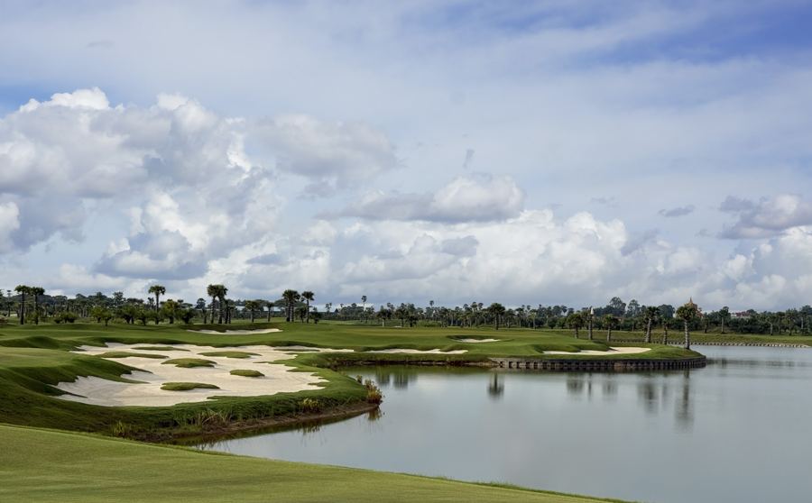 Palm Course green beside the water