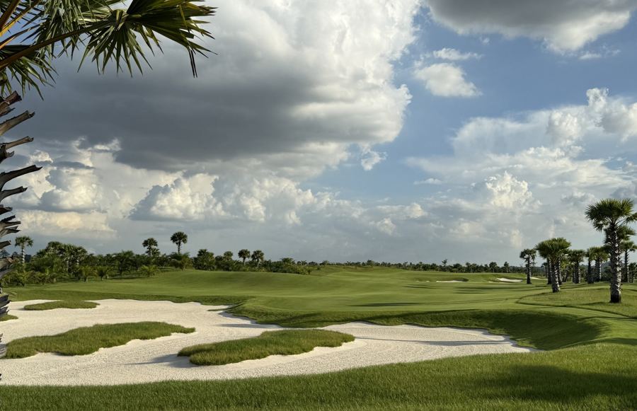 Palm Course fairway bunkers